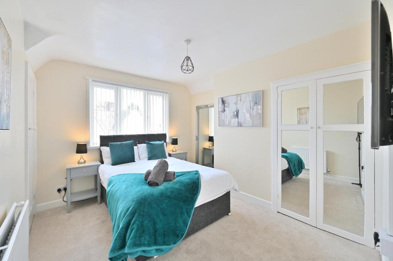 הוילה Sleek And Stylish 3 Bed In Bolton - Garden - Parking מראה חיצוני תמונה